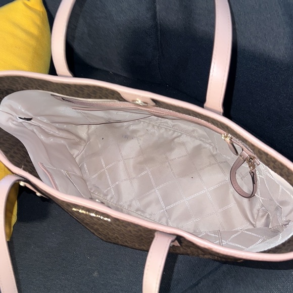 Gently used Michael Kors monogram bag with matching wallet - Picture 5 of 6